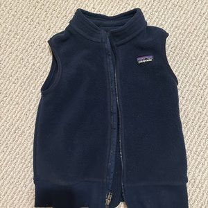 3t navy blue Patagonia vest